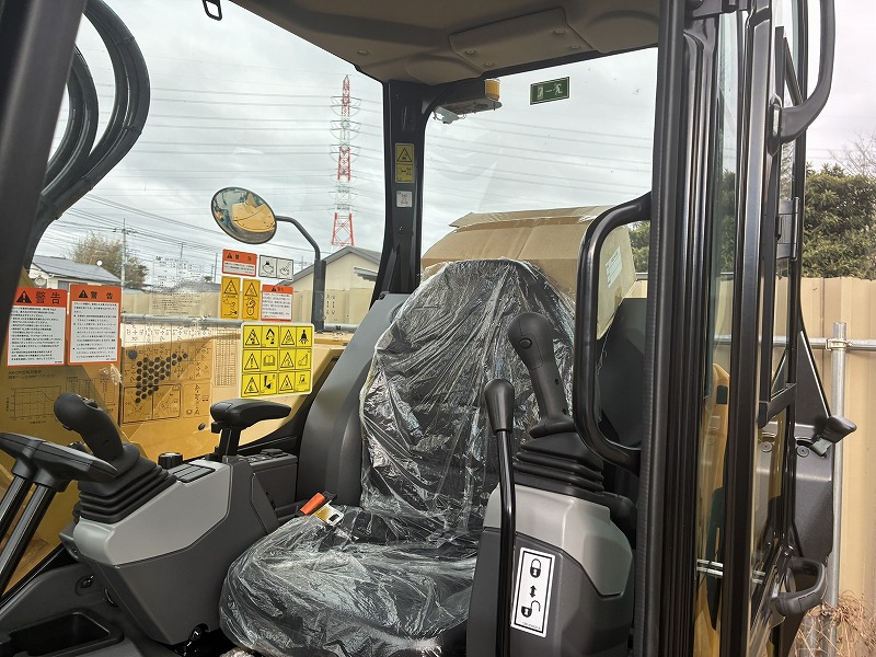 CAT308CR-07 未使用 クレーン仕様1.7ton 併用配管  ガード 排土板 ブレード 中古建設機械 写真6（株式会社広建機）