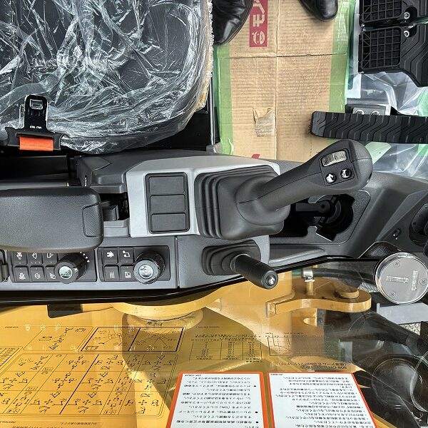 CAT308CR-07 未使用 クレーン仕様1.7ton 併用配管  ガード 排土板 ブレード 中古建設機械 写真25（株式会社広建機）