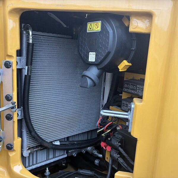 CAT308CR-07 未使用 クレーン仕様1.7ton 併用配管  ガード 排土板 ブレード 中古建設機械 写真24（株式会社広建機）