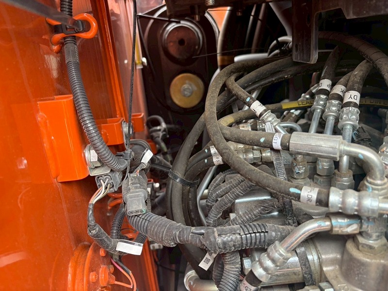 ZX225USRK-7 800hour 2024年式 後方小旋回 油圧ショベル解体仕様機 中古建設機械 写真3（株式会社広建機）