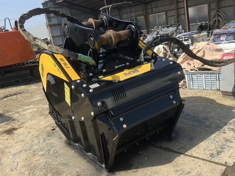 MBバケットクラッシャー 1.2m3用 BF90.3 高年式 1現場のみ使用 中古建設機械 写真4（株式会社広建機）