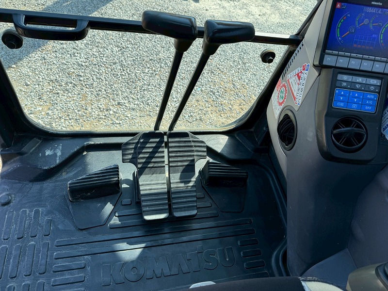 コマツハイブリッド 0.7m3 HB205-2 ベトナム行き?? クレーン仕様機2.9ton 2014year 配管なし 中古建設機械 写真38（株式会社広建機）