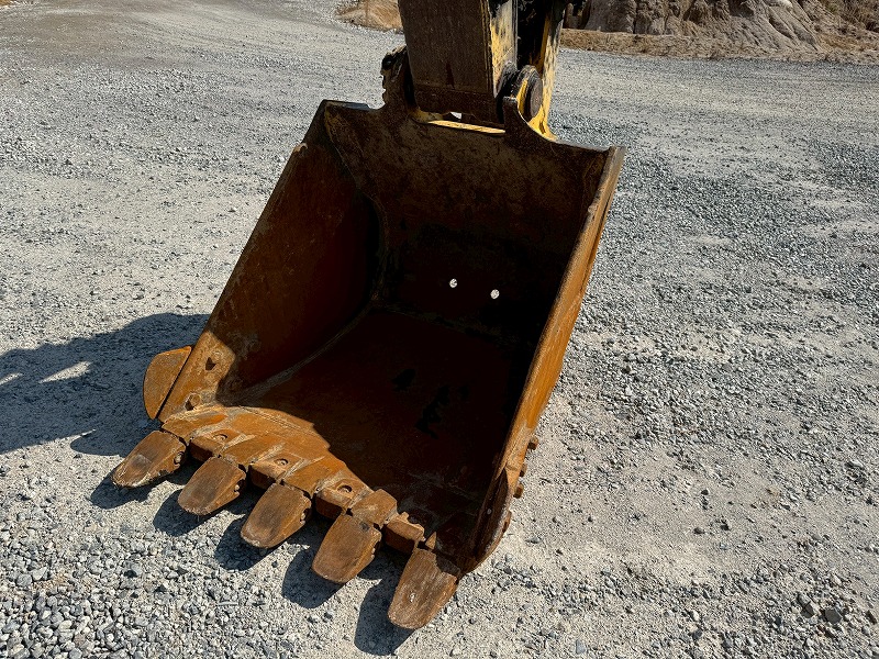コマツハイブリッド 0.7m3 HB205-2 ベトナム行き?? クレーン仕様機2.9ton 2014year 配管なし 中古建設機械 写真10（株式会社広建機）