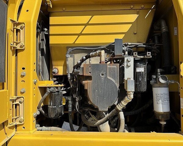 コマツハイブリッド 0.7m3 HB205-2 ベトナム行き?? クレーン仕様機2.9ton 2014year 配管なし 中古建設機械 写真73（株式会社広建機）