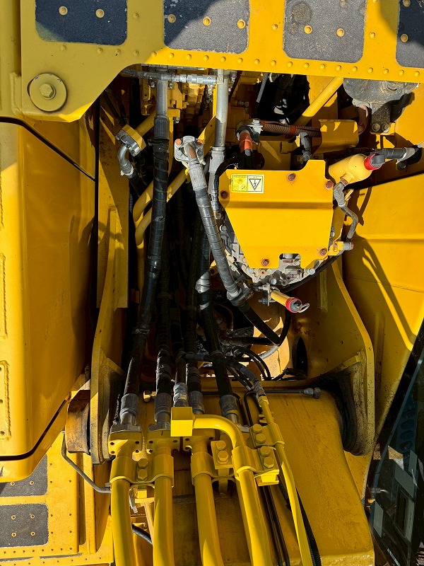 コマツハイブリッド 0.7m3 HB205-2 ベトナム行き?? クレーン仕様機2.9ton 2014year 配管なし 中古建設機械 写真35（株式会社広建機）