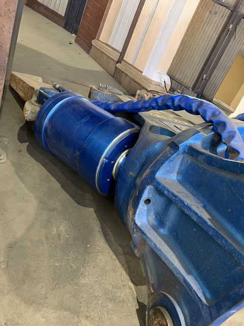 TSW1350V-F 1.2m3用大割機 オカダアイヨン製  concrete crusher 中古建設機械 写真2（株式会社広建機）