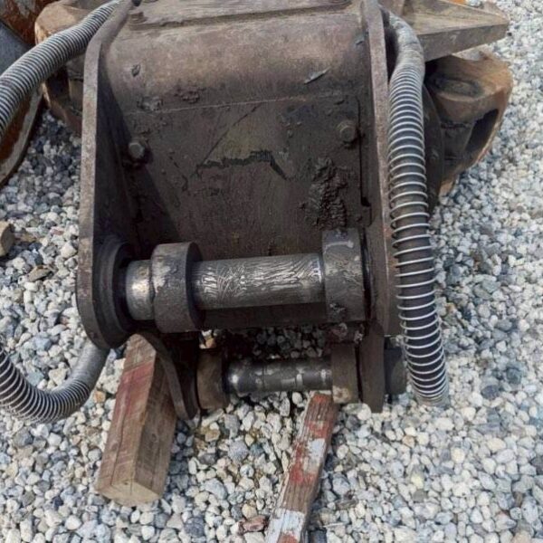 MZ-120A 0.45m3用大割機 タグチ オートマ旋回式 状態良好　ピンボスなし TAGUCHI 中古建設機械 写真19（株式会社広建機）
