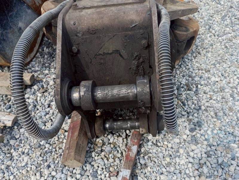 MZ-120A 0.45m3用大割機 タグチ オートマ旋回式 状態良好　ピンボスなし TAGUCHI 中古建設機械 写真8（株式会社広建機）