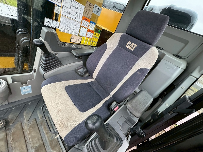 CAT320ERR-2  配管仕様 土木 認定中古車 キャタピラー ワイドシュー 標準シュー バケット付 0.7油圧ショベル 中古建設機械 写真37（株式会社広建機）