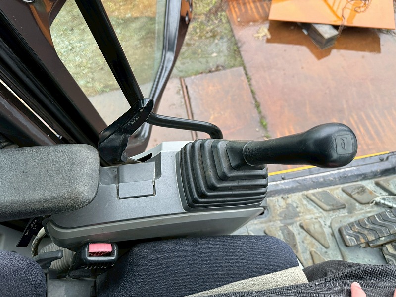 CAT320ERR-2  配管仕様 土木 認定中古車 キャタピラー ワイドシュー 標準シュー バケット付 0.7油圧ショベル 中古建設機械 写真7（株式会社広建機）