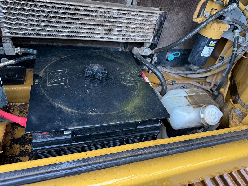 CAT320ERR-2  配管仕様 土木 認定中古車 キャタピラー ワイドシュー 標準シュー バケット付 0.7油圧ショベル 中古建設機械 写真8（株式会社広建機）