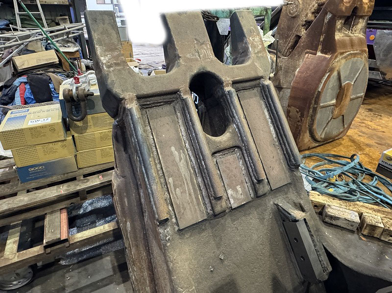 OSC-200MB 0.7用電磁マグ付き小割機 整備品 オカダアイヨン okada aiyon magnet crusher 中古建設機械 写真3（株式会社広建機）