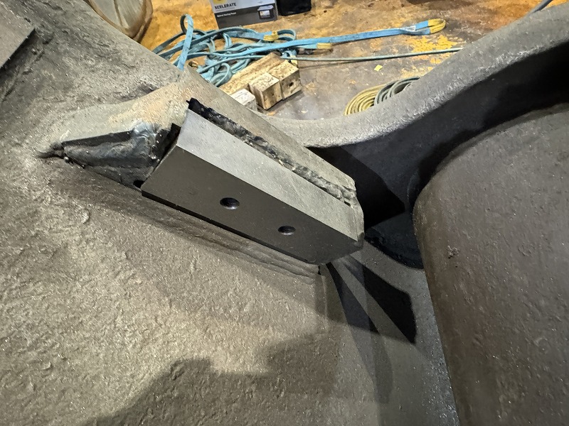 OSC-200MB 0.7用電磁マグ付き小割機 整備品 オカダアイヨン okada aiyon magnet crusher 中古建設機械 写真6（株式会社広建機）