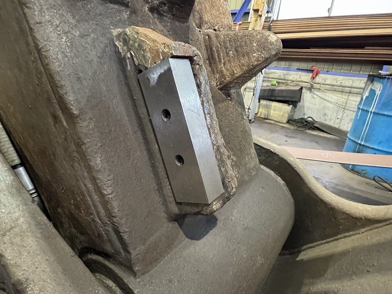 OSC-200MB 0.7用電磁マグ付き小割機 整備品 オカダアイヨン okada aiyon magnet crusher 中古建設機械 写真5（株式会社広建機）