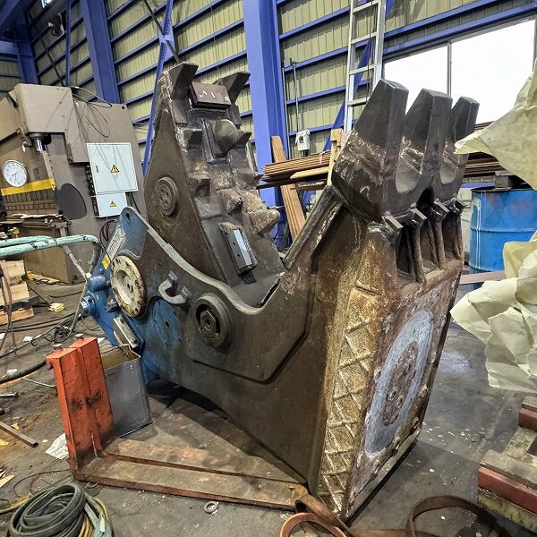 OSC-200MB 0.7用電磁マグ付き小割機 整備品 オカダアイヨン okada aiyon magnet crusher 中古建設機械 写真18(株式会社広建機)