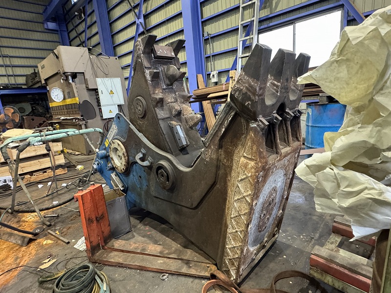 OSC-200MB 0.7用電磁マグ付き小割機 整備品 オカダアイヨン okada aiyon magnet crusher 中古建設機械 写真4（株式会社広建機）