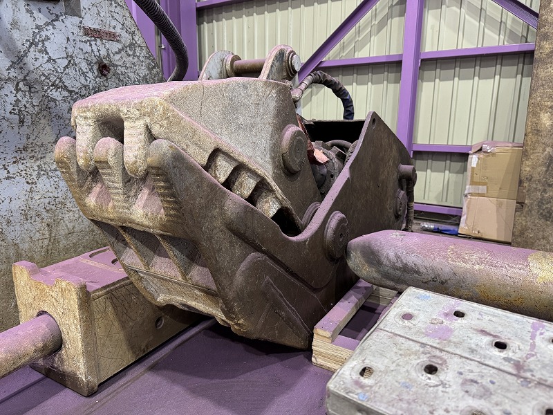 OSC-51V 10-15ton class secondary crusher 0.45用小割機 オカダアイヨン 中古建設機械 写真1（株式会社広建機）