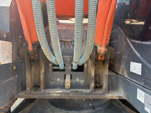 ZX225USRK-5B  クレーン仕様 5本配管 後方小旋回 油圧ショベル解体仕様機 中古建設機械 写真6（株式会社広建機）