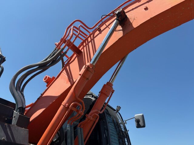 ZX225USRK-5B  クレーン仕様 5本配管 後方小旋回 油圧ショベル解体仕様機 中古建設機械 写真9（株式会社広建機）