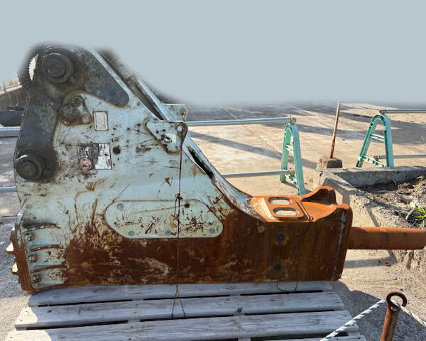 古河ロックドリル製 0.7m3用ブレーカー Fxj275 2022年式 中古建設機械 写真18（株式会社広建機）