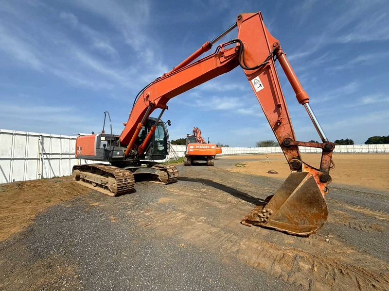 ZX210K-3 ハイボス仕様 併用配管  Piping 3740hour 2013年式 中古建設機械 写真2（株式会社広建機）