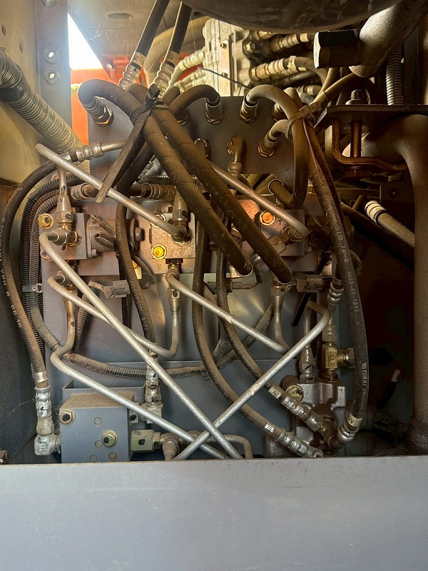 ZX210K-3 ハイボス仕様 併用配管  Piping 3740hour 2013年式 中古建設機械 写真4（株式会社広建機）