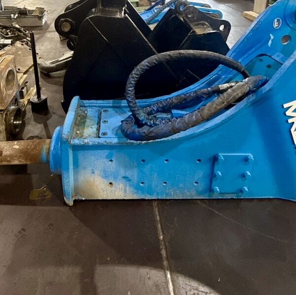 【検品動画有り】MKB-1500SS 0.7m3用超低騒音ブレーカー 甲南建機 hyrlaulic breaker 中古建設機械 写真13(株式会社広建機)