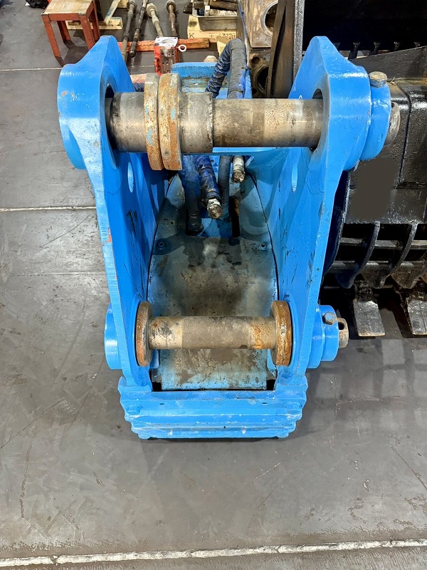 【検品動画有り】MKB-1500SS 0.7m3用超低騒音ブレーカー 甲南建機 hyrlaulic breaker 中古建設機械 写真4（株式会社広建機）
