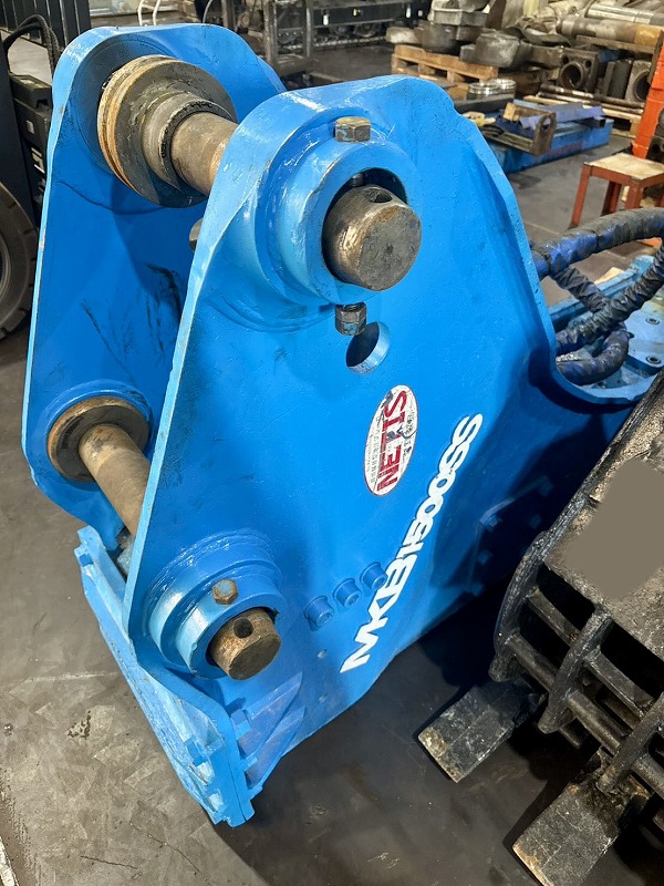 【検品動画有り】MKB-1500SS 0.7m3用超低騒音ブレーカー 甲南建機 hyrlaulic breaker 中古建設機械 写真5（株式会社広建機）