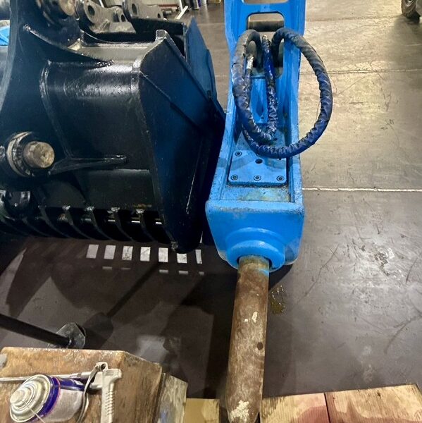 【検品動画有り】MKB-1500SS 0.7m3用超低騒音ブレーカー 甲南建機 hyrlaulic breaker 中古建設機械 写真20(株式会社広建機)