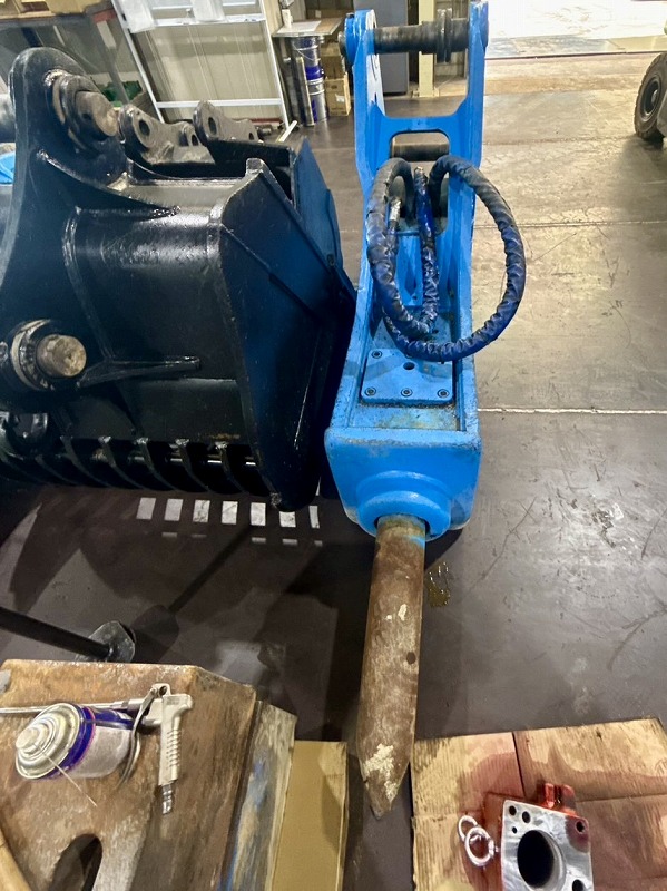 【検品動画有り】MKB-1500SS 0.7m3用超低騒音ブレーカー 甲南建機 hyrlaulic breaker 中古建設機械 写真10（株式会社広建機）