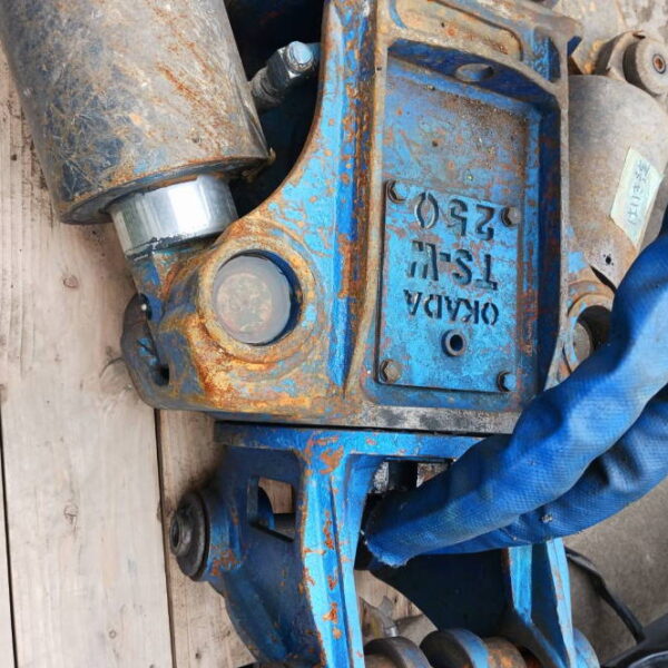 TS-W250V オカダアイヨン 2tクラス用大割 2016年式 爪折れ修正予定 中古建設機械 写真9(株式会社広建機)
