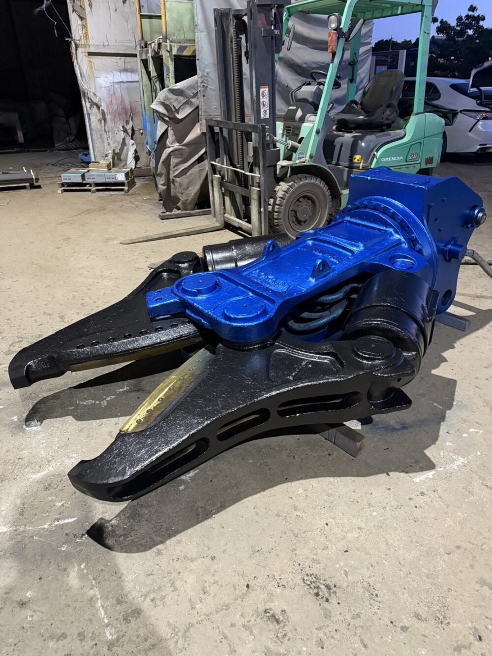 TS-WB600CV-ARTS旋回 0.7用円弧刃鉄骨カッター 全塗装整備品?ダブルシリンダー オカダアイヨン 2023年9月製造 現行モデル 中古建設機械 写真11（株式会社広建機）