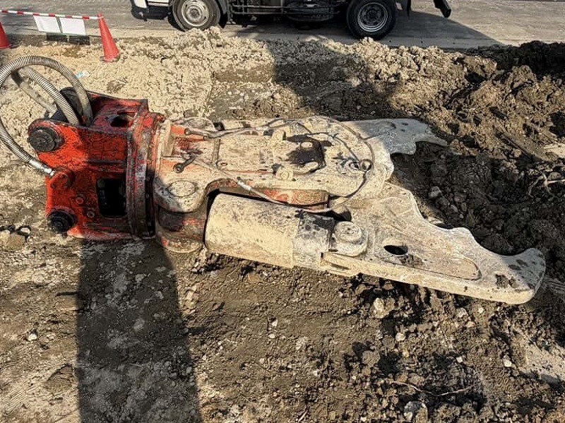 NPK SV140 0.45m3用大割機 現行モデル 日本ニューマチック工業 中古建設機械 写真4（株式会社広建機）