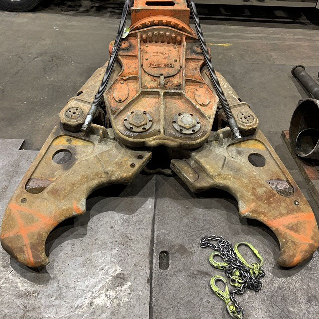 SV250 0.7用大割機 NPK製 現行モデル 2018年式 中古建設機械 写真1（株式会社広建機）
