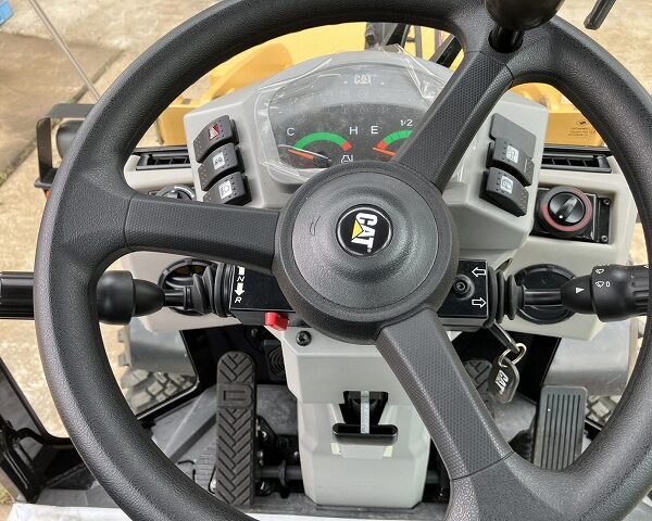 901C2 ホイールローダー キャビン付き ローアワー極上品 162hr CAT製 タイヤショベル 中古建設機械 写真18(株式会社広建機)