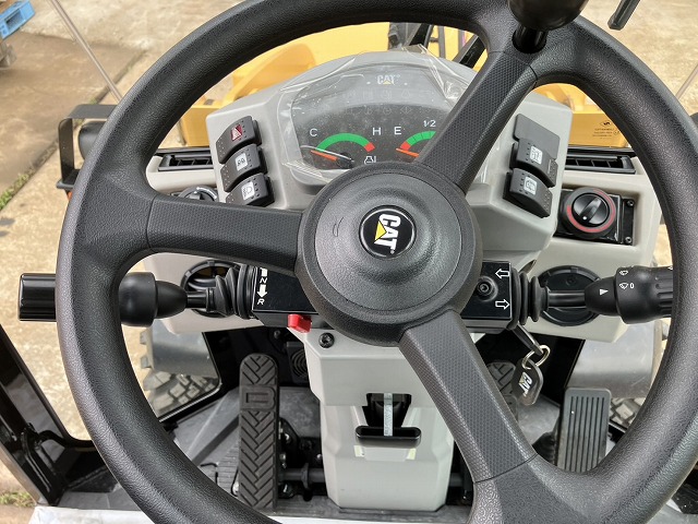 901C2 ホイールローダー キャビン付き ローアワー極上品 162hr CAT製 タイヤショベル 中古建設機械 写真8（株式会社広建機）