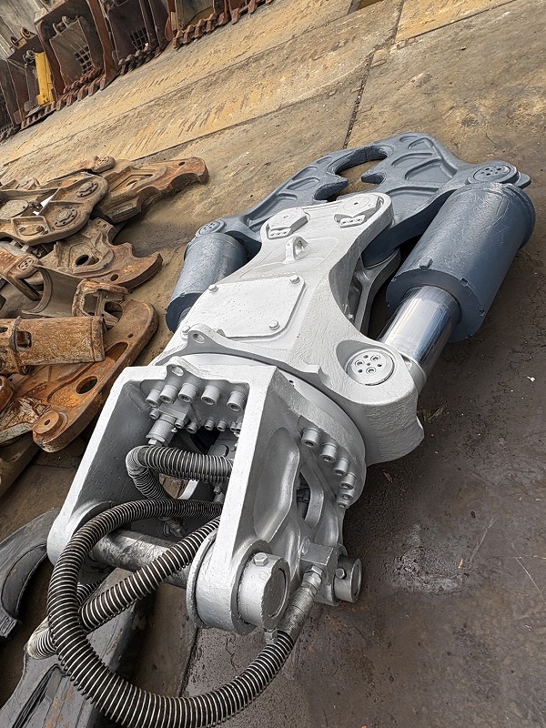 古河ロックドリル 0.7用大割機 VX225 FURUKAWA 中古建設機械 写真3（株式会社広建機）