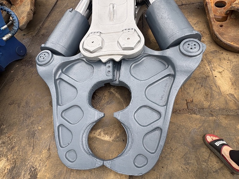 古河ロックドリル 0.7用大割機 VX225 FURUKAWA 中古建設機械 写真2（株式会社広建機）