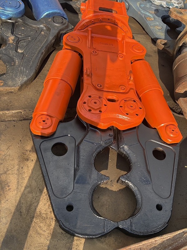 NPK SV140 0.45m3用大割機 2020年式 現行モデル 日本ニューマチック工業 中古建設機械 写真1（株式会社広建機）
