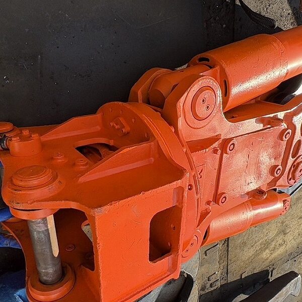 NPK SV140 0.45m3用大割機 2020年式 現行モデル 日本ニューマチック工業 中古建設機械 写真11（株式会社広建機）