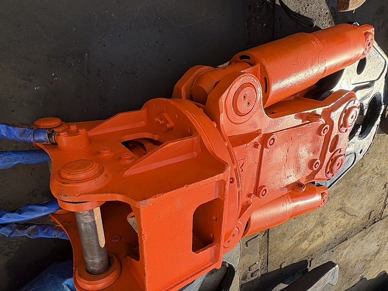 NPK SV140 0.45m3用大割機 2020年式 現行モデル 日本ニューマチック工業 中古建設機械 写真5（株式会社広建機）