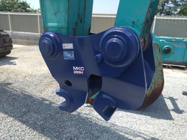 MKC200H 新品 ２台 コベルコ0.7用クイックカプラー  甲南建機製　 中古建設機械 写真1（株式会社広建機）
