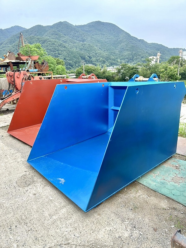 搬出アタッチメント 0.7m3用 中古建設機械 写真1（株式会社広建機）