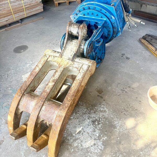 ASG-130R 0.45用旋回フォーク  全塗装済み 2022年式 オカダアイヨン製 中古建設機械 写真28（株式会社広建機）