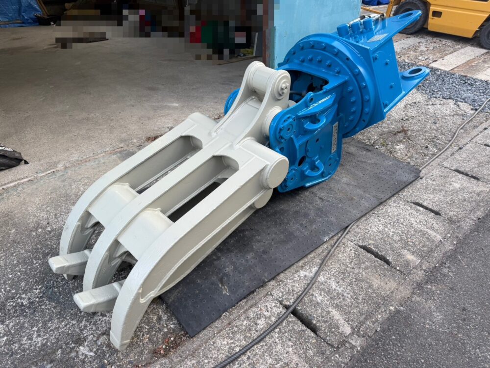 ASG-130R 0.45用旋回フォーク  全塗装済み 2022年式 オカダアイヨン製 中古建設機械 写真6（株式会社広建機）
